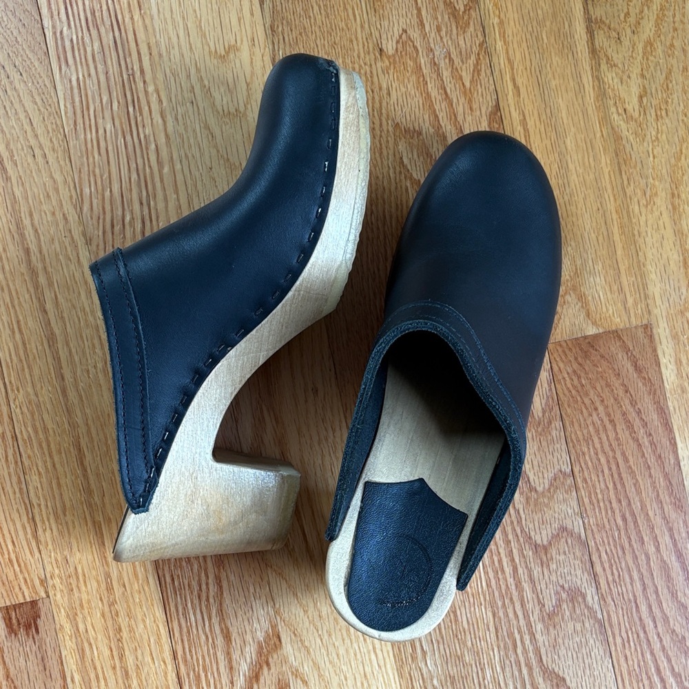 No. 6 Black Leather Clogs